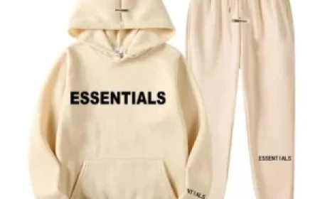 Essential Streetwear Hoodie – Minimalist Style, Maximum Comfort