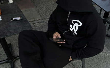 Syna World: Redefining Streetwear Culture with the Syna World Tracksuit