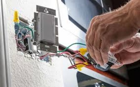 Don’t Ignore These 6 Warning Signs—Call a Local Electrician Stirling Now